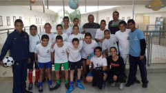 بالصور: طلاب مدرسة أجيال الثانوية يشاركون في بطولة كرة القدم في ملاعب جولد تايم